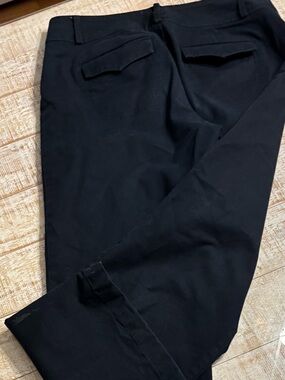 Banana Republic women’s  navy wide leg pants, low rise with flap pockets  size 4